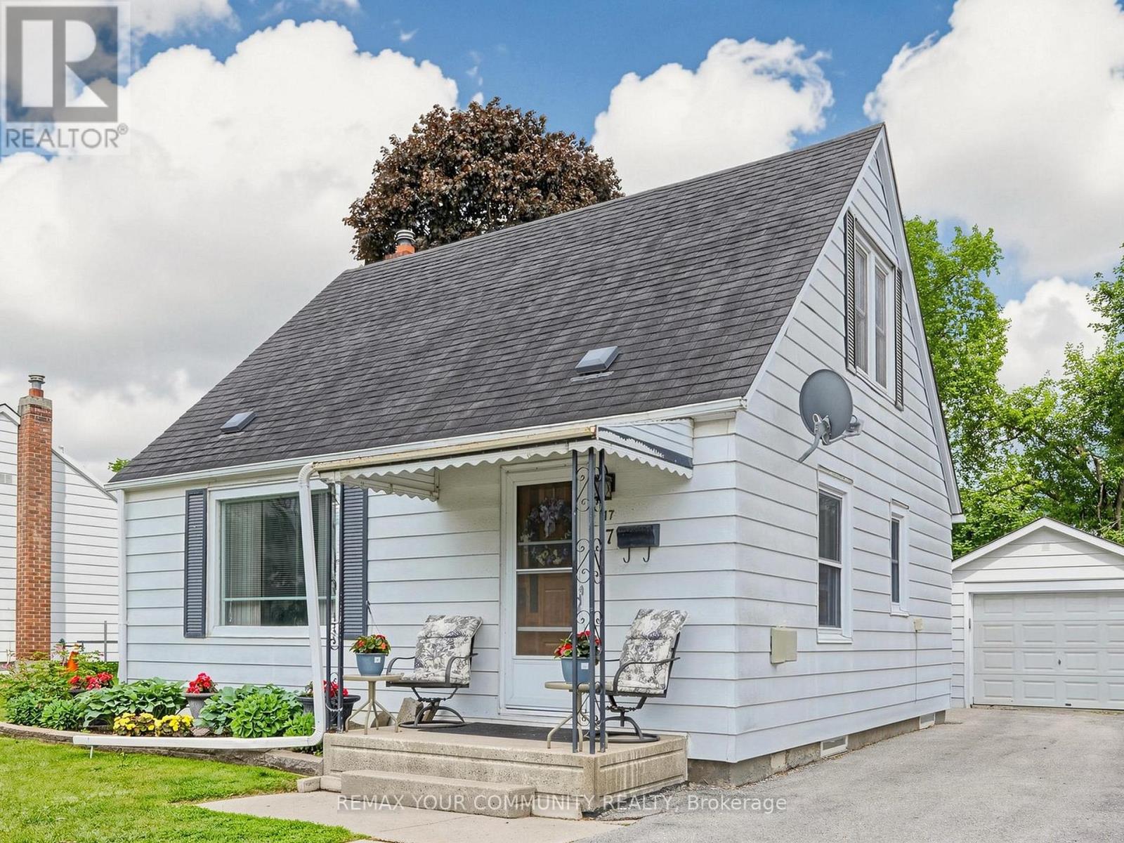 17 COLBORNE STREET E, Kawartha Lakes, Ontario
