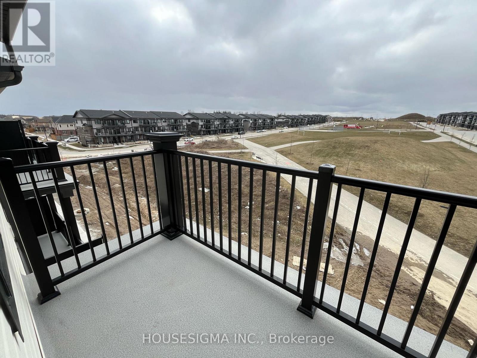 8 Lomond Lane, Kitchener, Ontario  N2R 0T6 - Photo 3 - X13443692