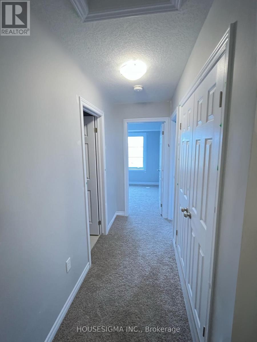 8 Lomond Lane, Kitchener, Ontario  N2R 0T6 - Photo 5 - X13443692