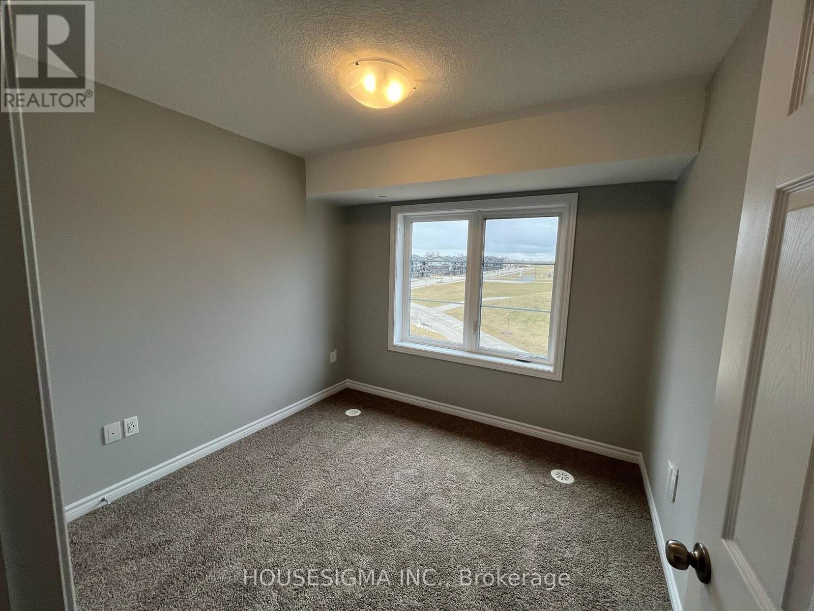 8 Lomond Lane, Kitchener, Ontario  N2R 0T6 - Photo 7 - X13443692