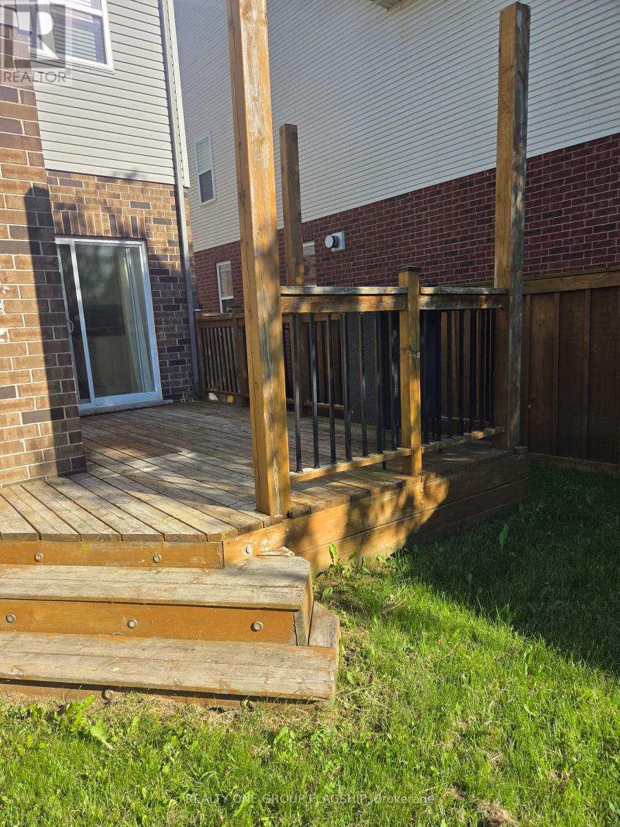 Main - Upper Floors - 218 Tremaine Crescent, Kitchener, Ontario  N2A 4L9 - Photo 6 - X13443714