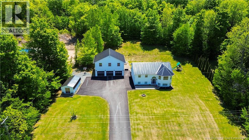 47 Tourist Bureau Road, Woodstock, New Brunswick  E7M 4W8 - Photo 30 - NB141073