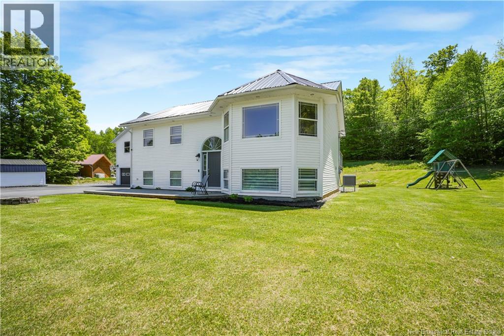 47 Tourist Bureau Road, Woodstock, New Brunswick  E7M 4W8 - Photo 31 - NB141073