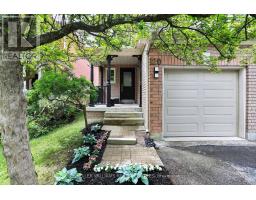120 WOODROOF CRESCENT, Aurora, Ontario