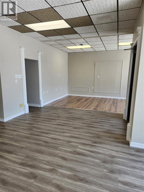 198 LOCHIEL STREET Sarnia Ontario Canada N7T4C6 5