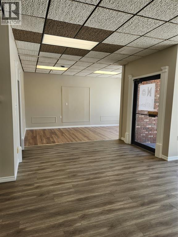 198 LOCHIEL STREET Sarnia Ontario Canada N7T4C6 4