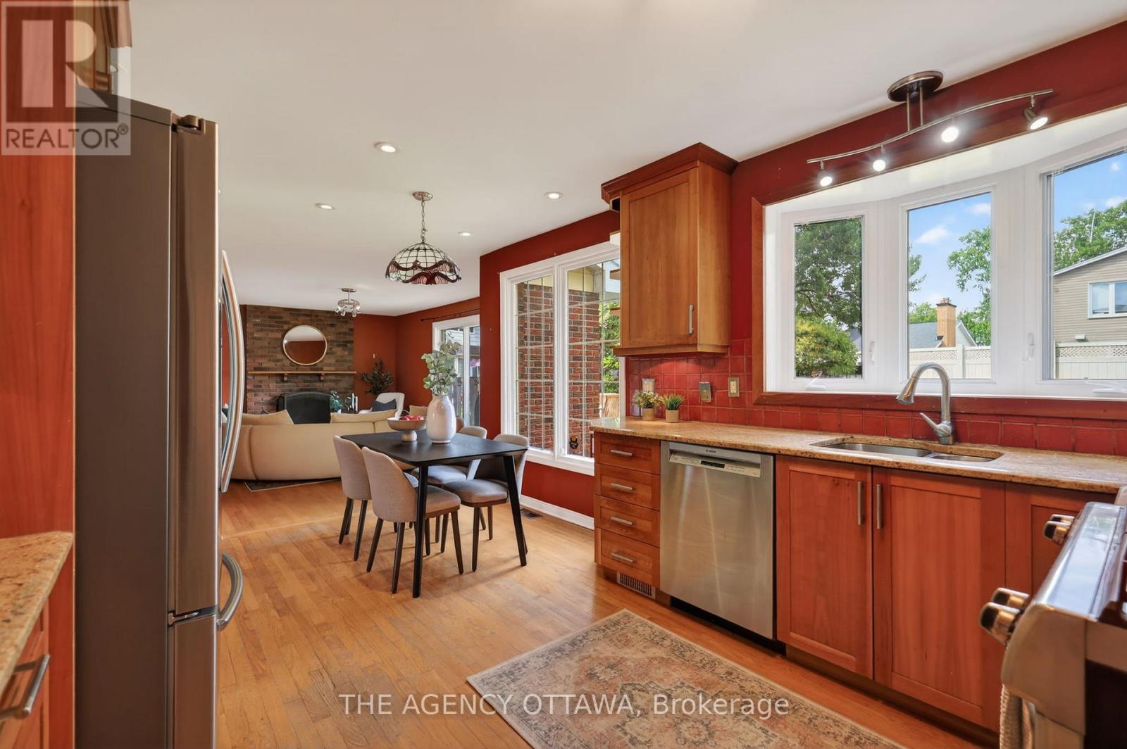 1681 Amberdale Crescent, Ottawa, Ontario  K1H 7B2 - Photo 12 - X13443844