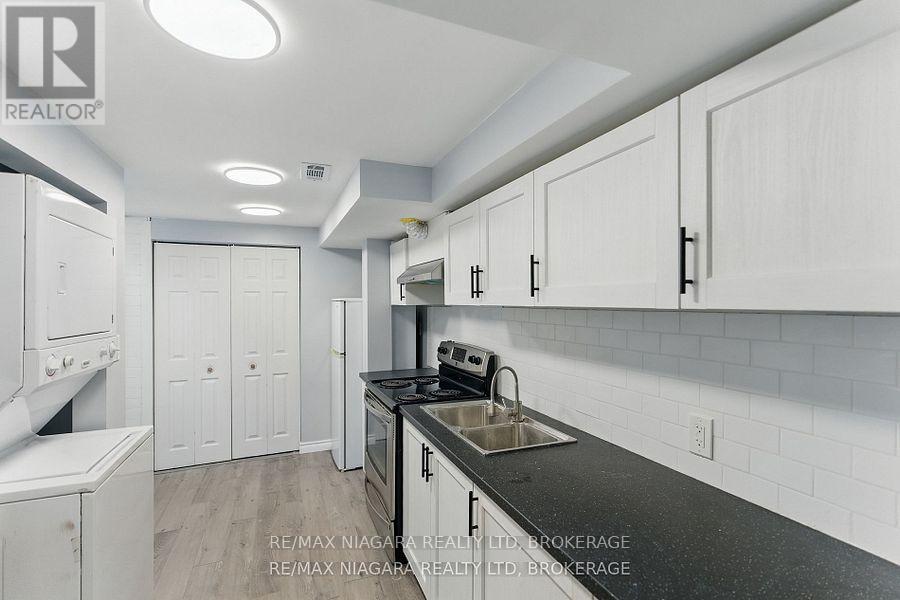 LOWER - 290 SCHOLFIELD AVENUE S