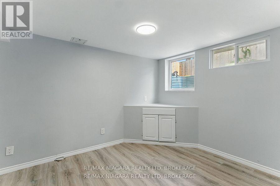 Lower - 290 Scholfield Avenue S, Welland, Ontario  L3B 1N8 - Photo 4 - X13443830