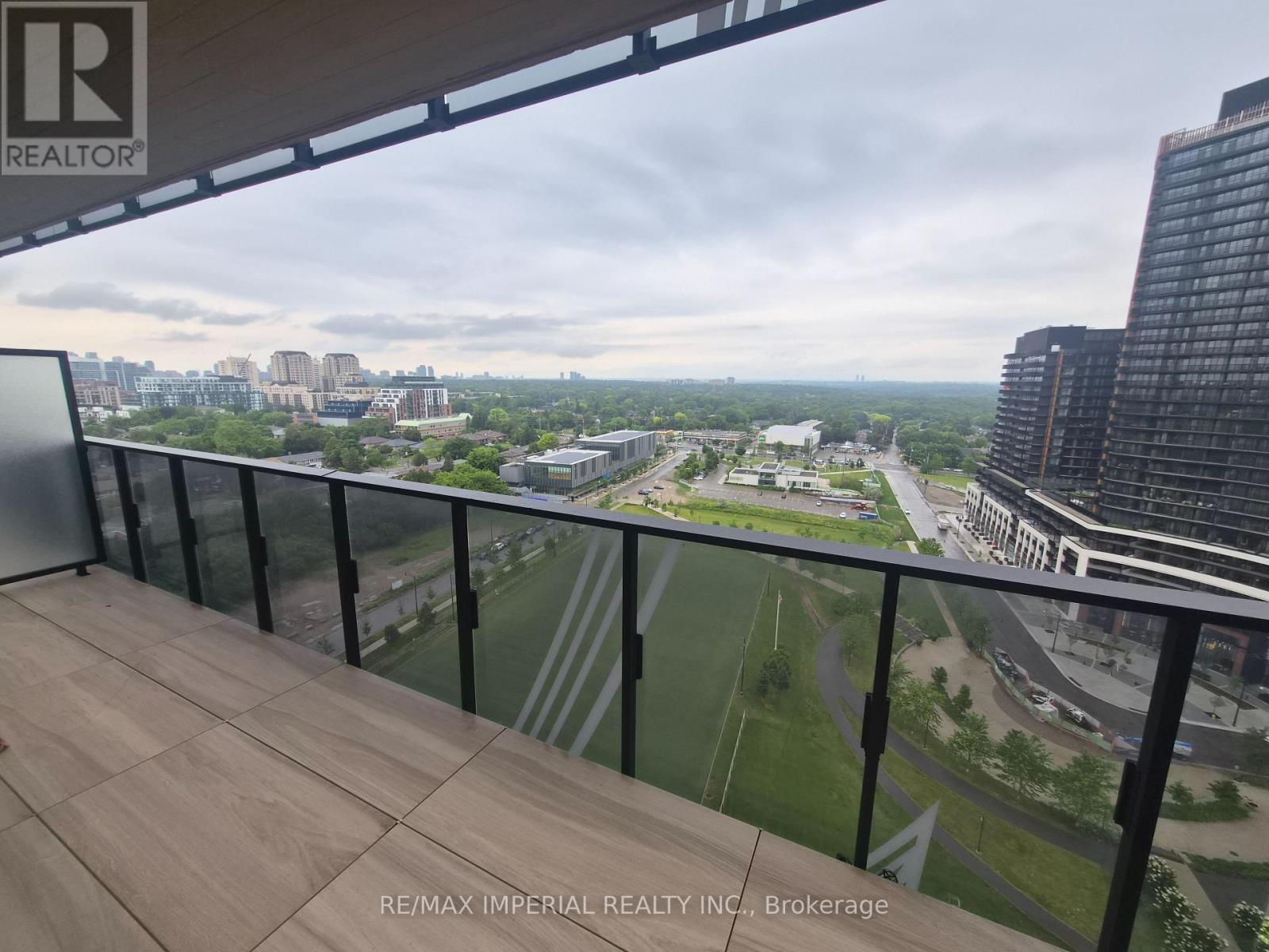 2011 - 27 MCMAHON DRIVE, Toronto (Bayview Village)