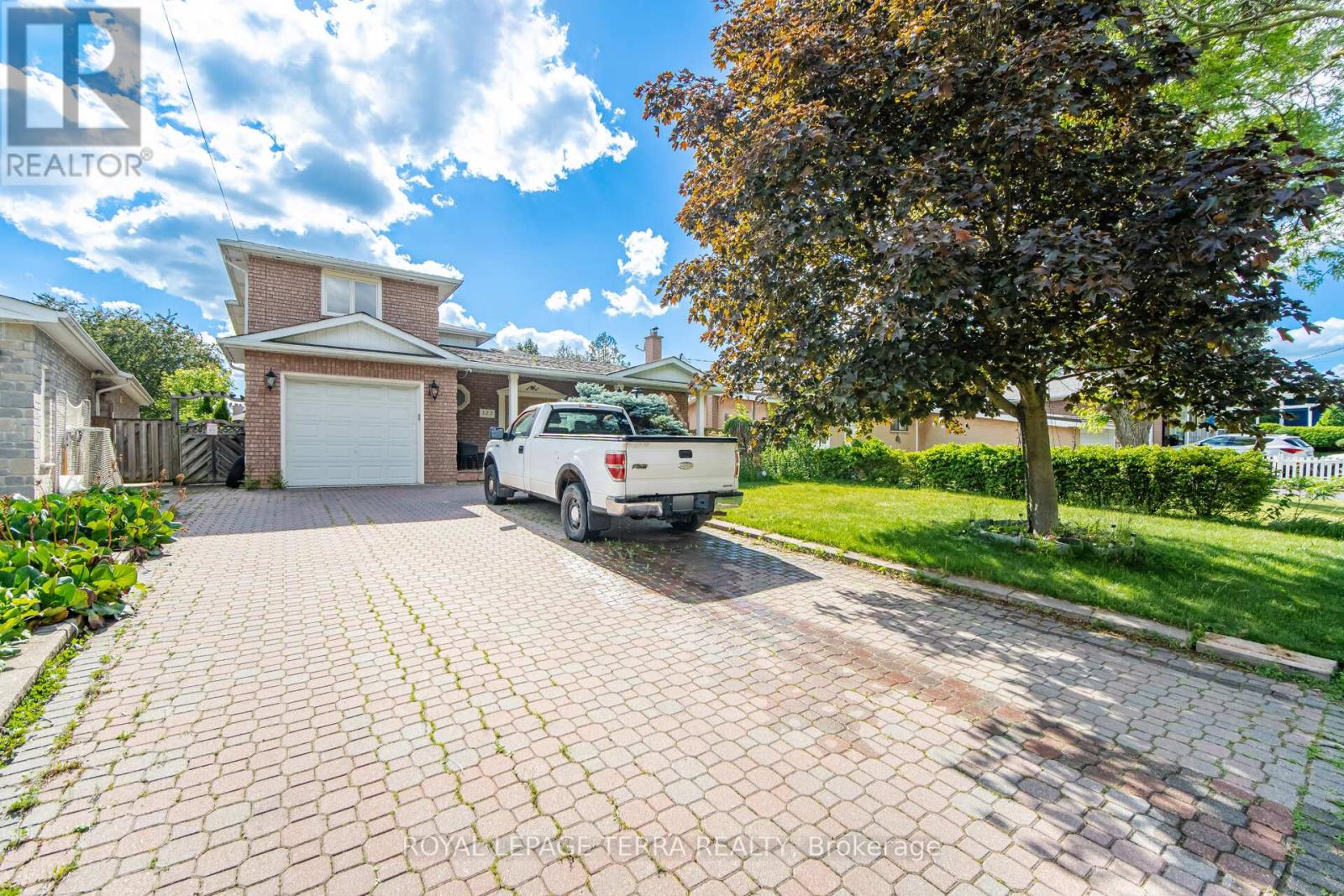 122 VEROBEACH BOULEVARD, Toronto, Ontario