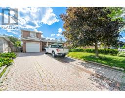 122 VEROBEACH BOULEVARD, Toronto, Ontario