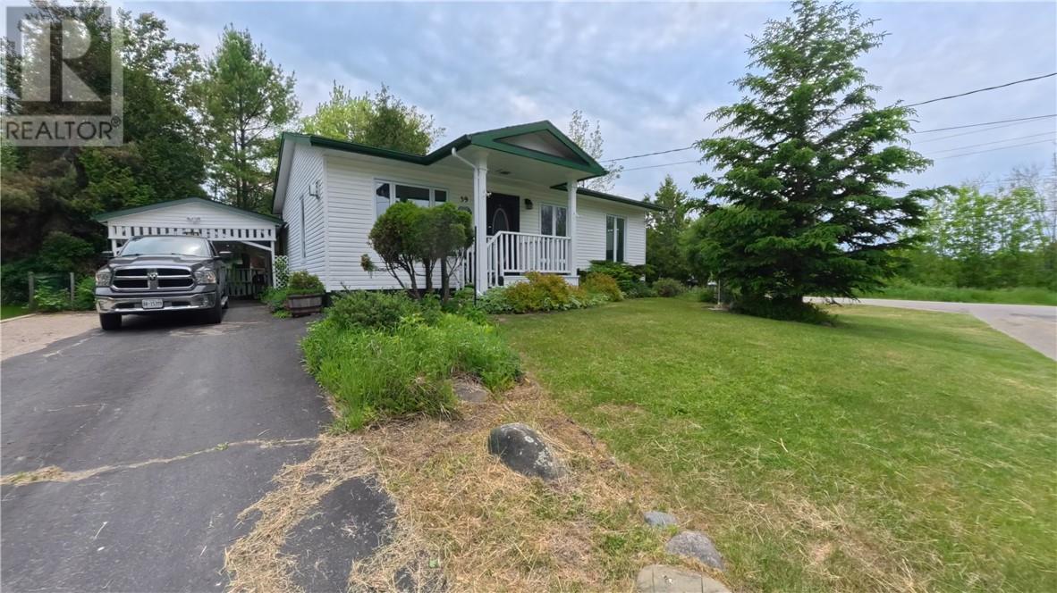 39 Blake Steet W, Little Current, Ontario  P0P 1K0 - Photo 3 - 2128399