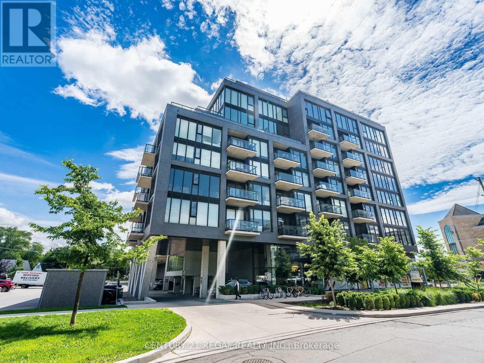 302 - 7 SMITH CRESCENT, Toronto, Ontario