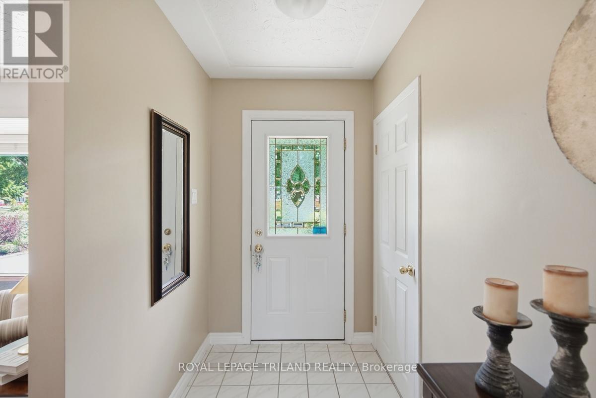 1239 Addison Drive, London East, Ontario  N5V 2N8 - Photo 5 - X13443868