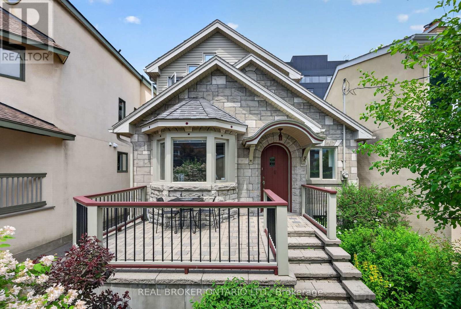 9 GRAHAM AVENUE, Ottawa, Ontario