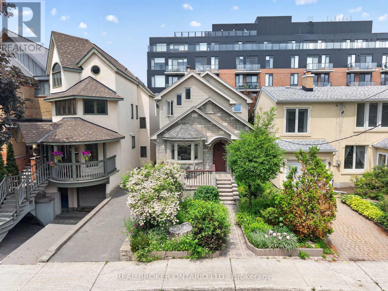 9 Graham Avenue, Ottawa, Ontario  K1S 0B6 - Photo 2 - X13443854