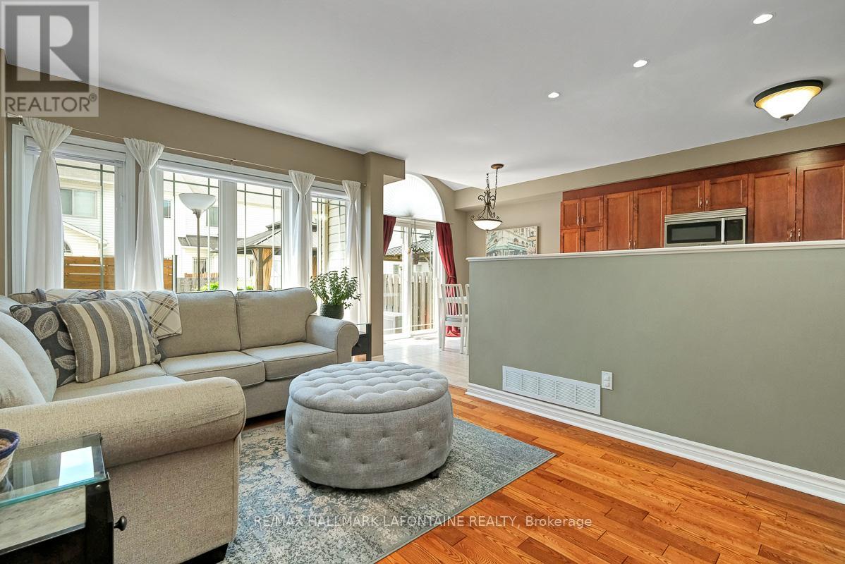 417 June Court, Ottawa, Ontario  K1W 0E3 - Photo 6 - X13443858