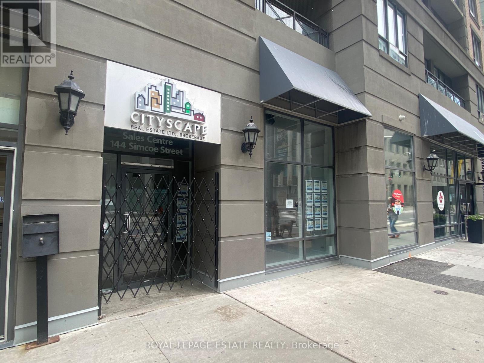 144 Simcoe Street, Toronto, Ontario  M5H 1J4 - Photo 3 - C13443910