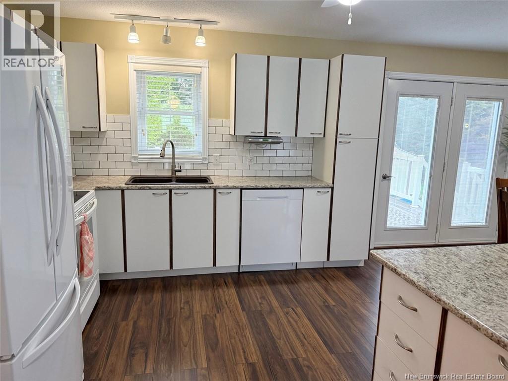 27 Mgr Dionne Avenue, Edmundston, New Brunswick  E3V 4B2 - Photo 4 - NB139591