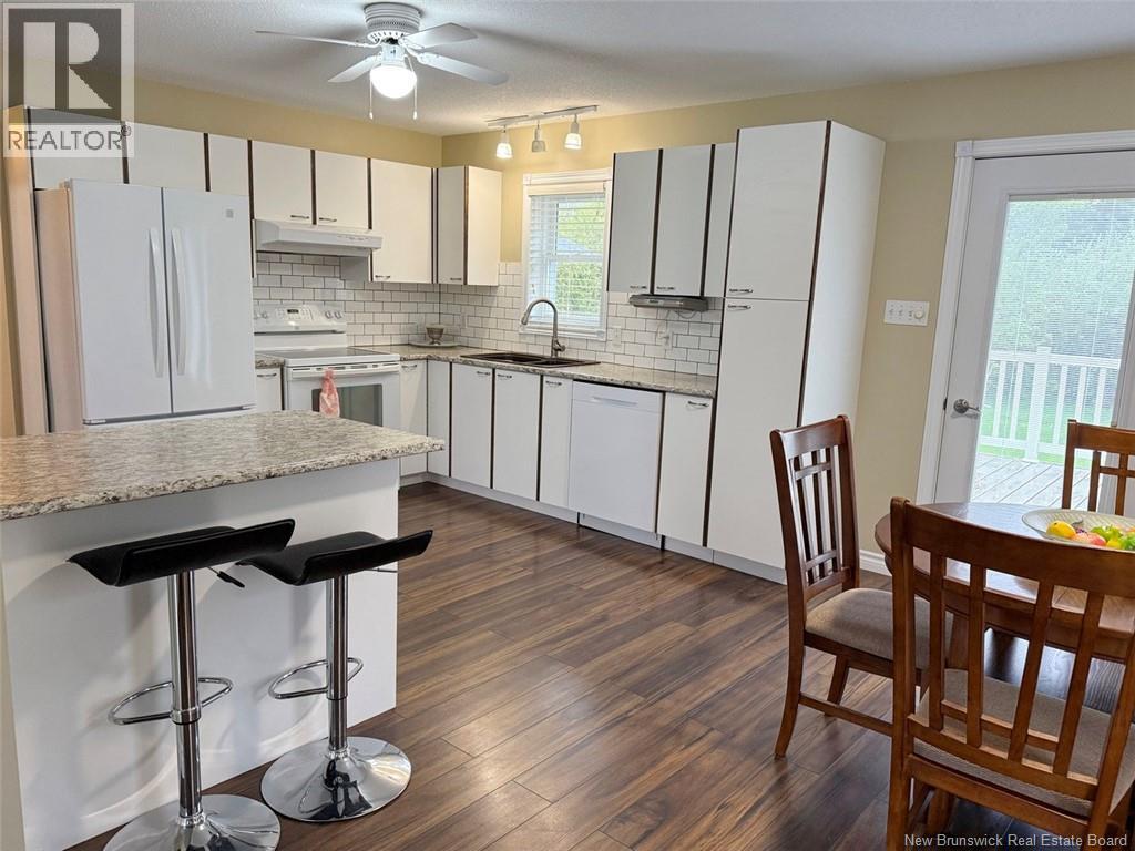 27 Mgr Dionne Avenue, Edmundston, New Brunswick  E3V 4B2 - Photo 5 - NB139591