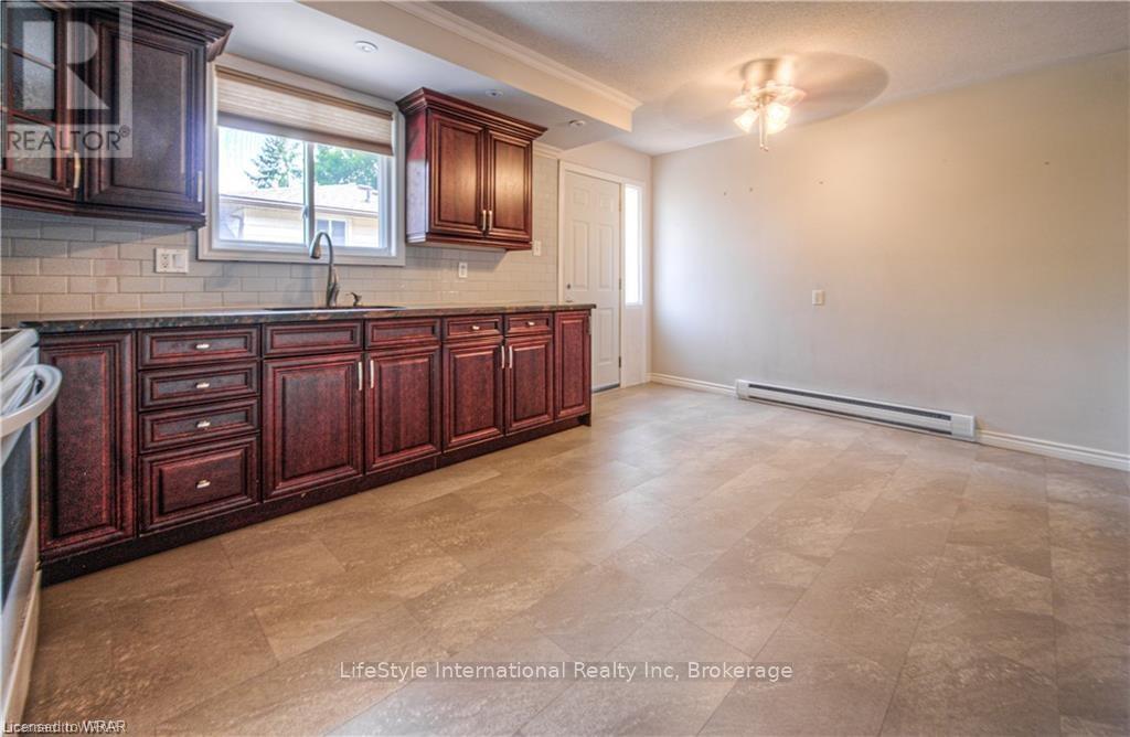 62 Scenic Drive, Kitchener, Ontario  N2A 2P6 - Photo 5 - X13443898