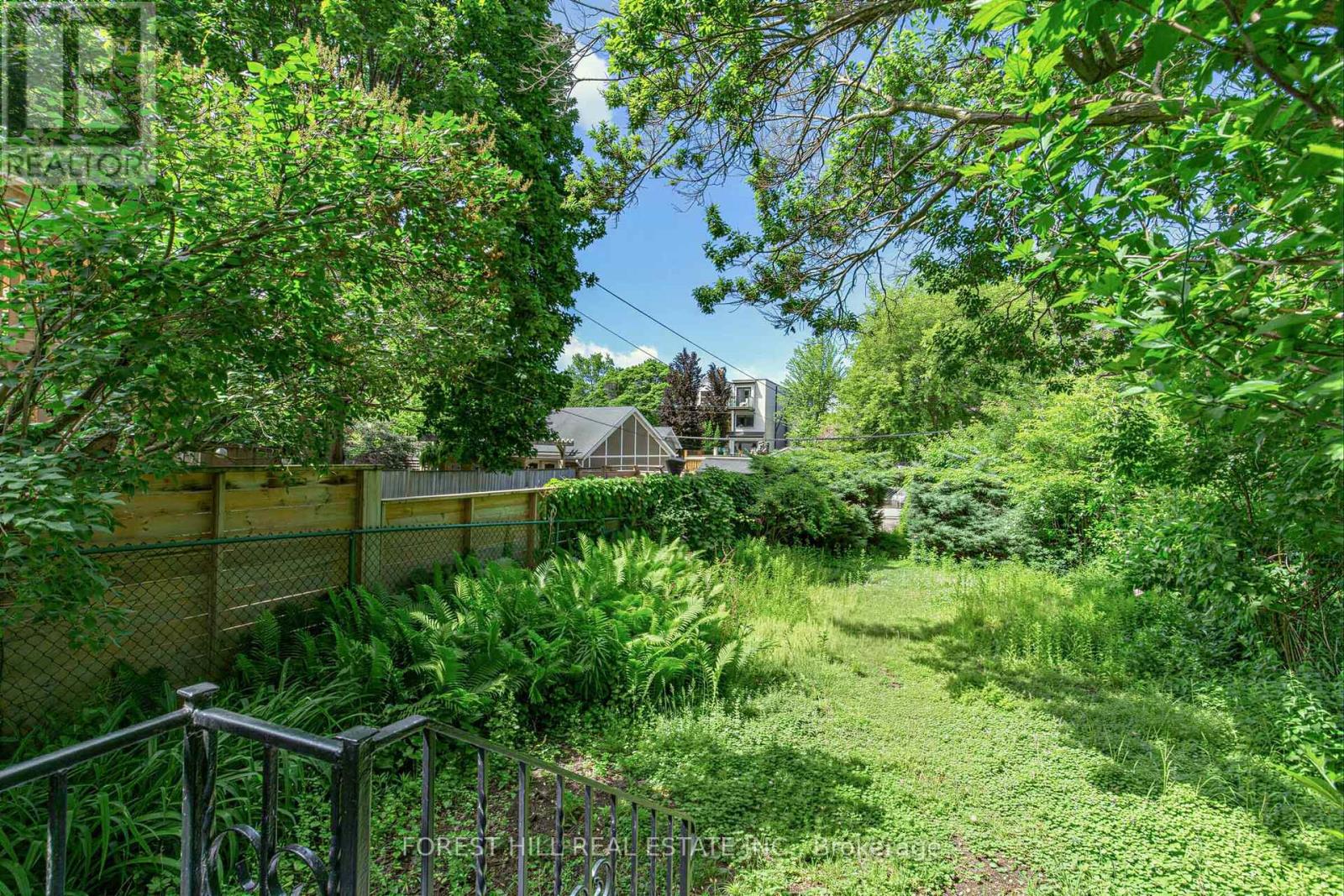 12 Osborne Avenue, Toronto, Ontario  M4E 3A9 - Photo 30 - E13443872
