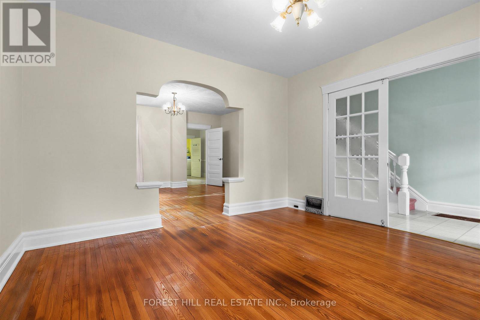 12 Osborne Avenue, Toronto, Ontario  M4E 3A9 - Photo 5 - E13443872