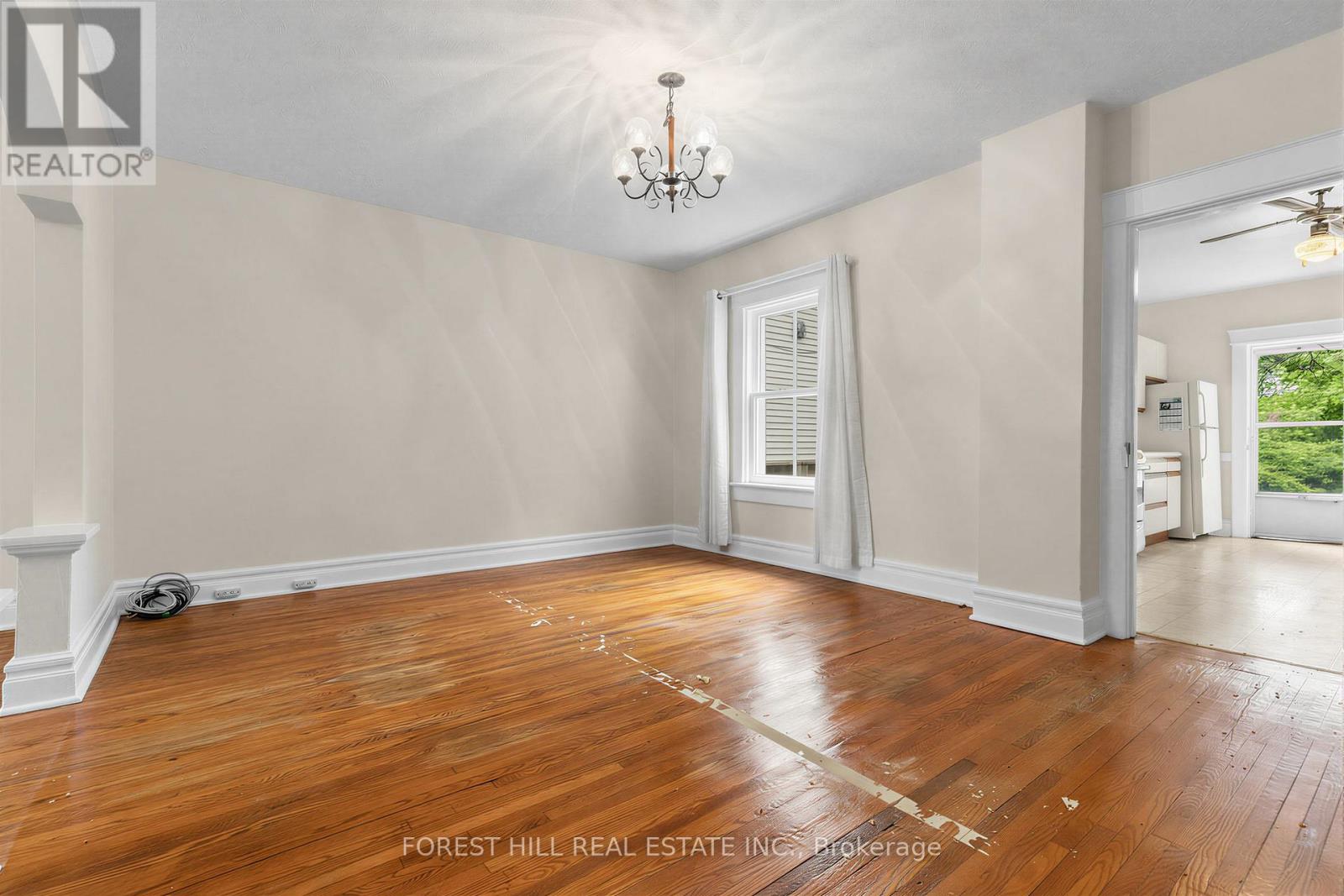 12 Osborne Avenue, Toronto, Ontario  M4E 3A9 - Photo 9 - E13443872