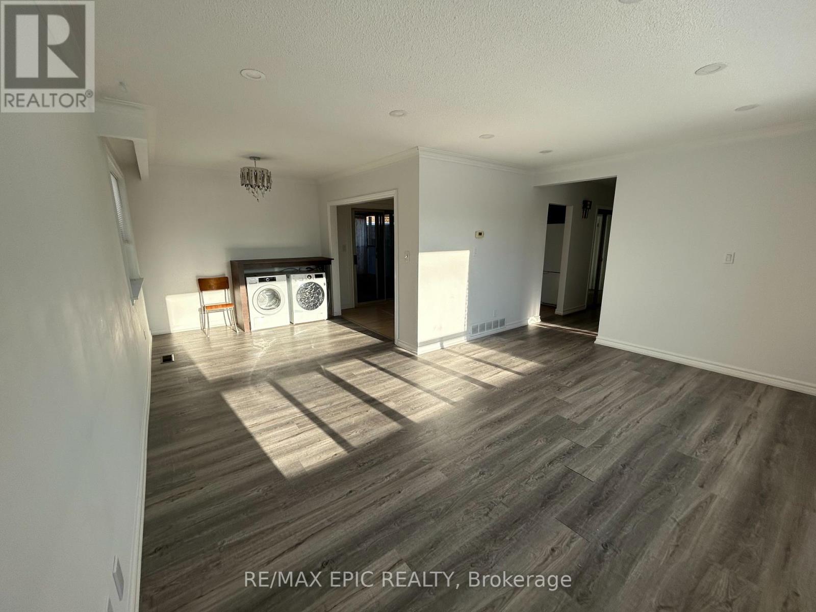 Main - 25 Gentry Crescent, Richmond Hill, Ontario  L4C 2G8 - Photo 5 - N13443930