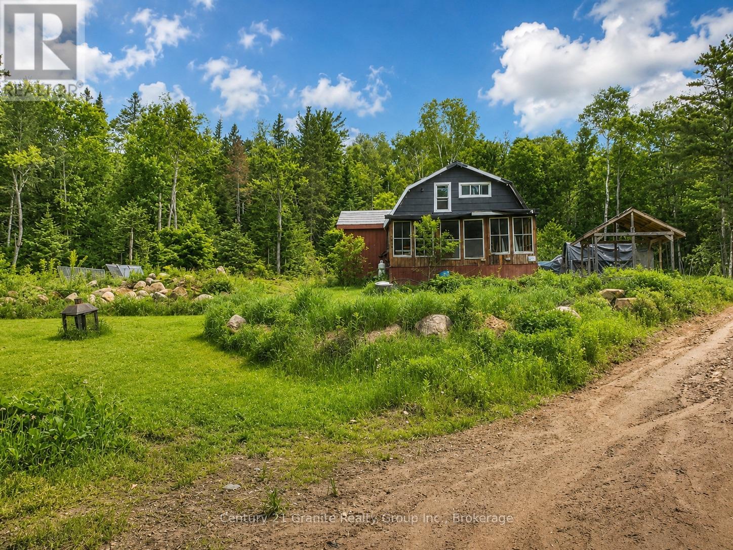 1079 NORTH MACKENZIE LAKE ROAD, South Algonquin, Ontario