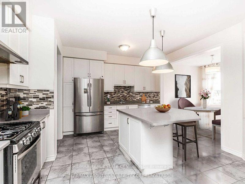 353 Cedar Hedge Road, Milton, Ontario  L9T 8Y4 - Photo 5 - W13443862