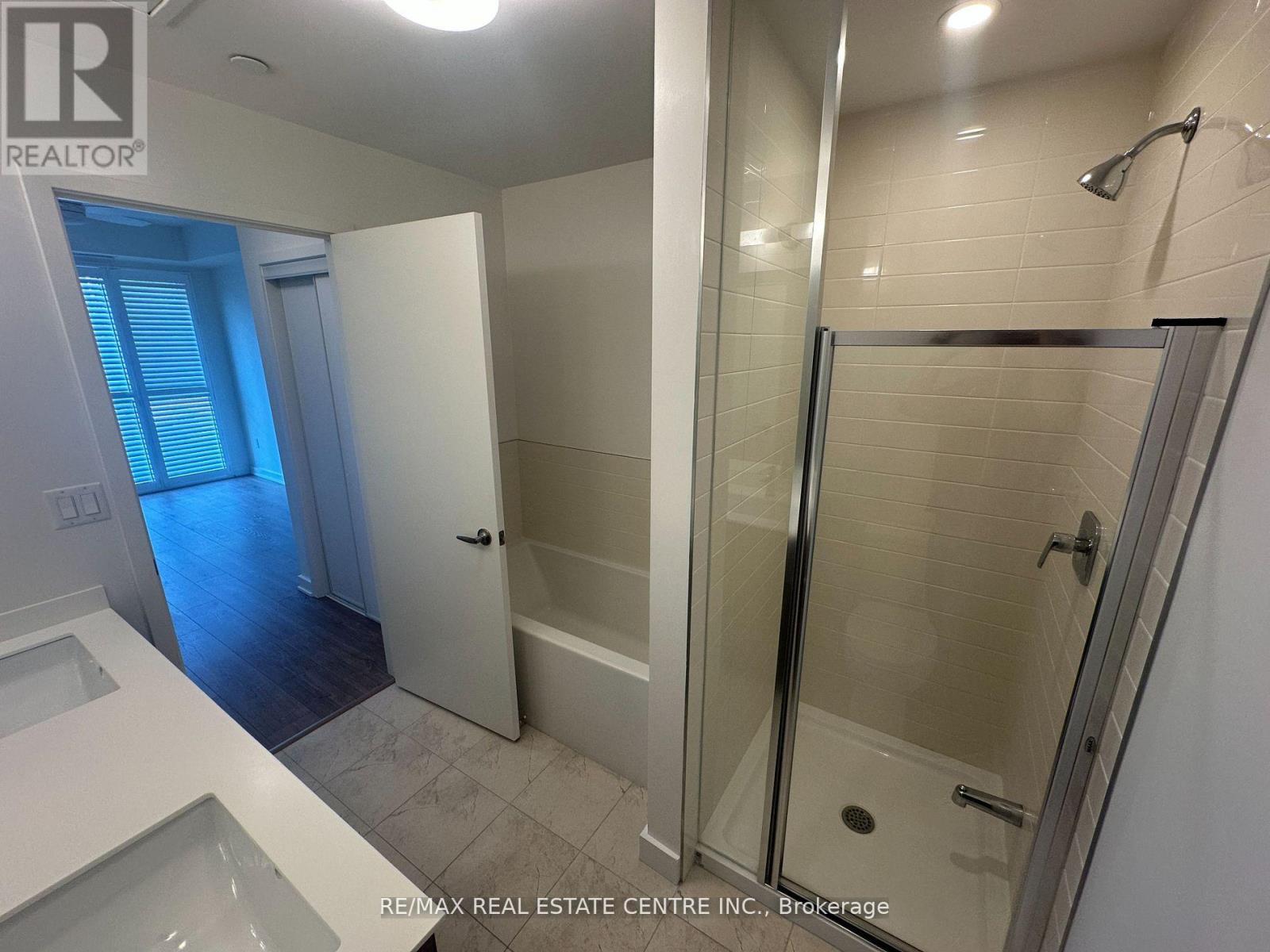 107 - 150 Sabina Drive, Oakville, Ontario  L6H 0W3 - Photo 17 - W13443904