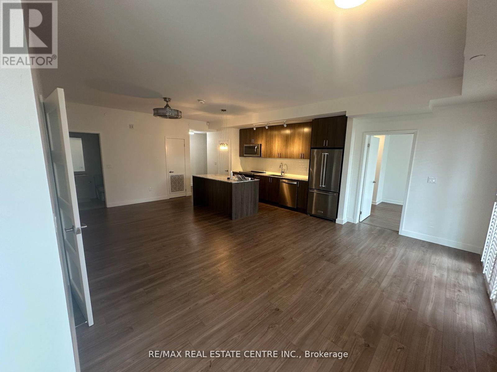 107 - 150 Sabina Drive, Oakville, Ontario  L6H 0W3 - Photo 4 - W13443904