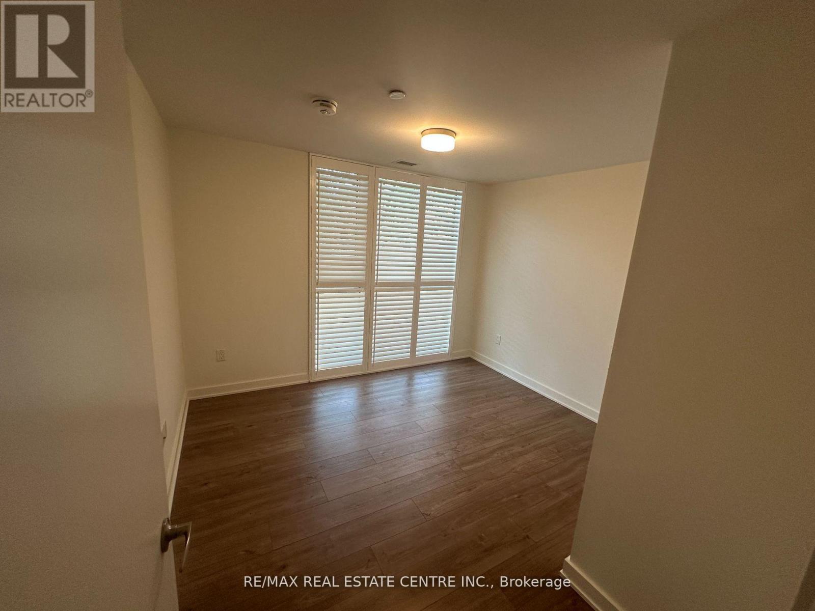 107 - 150 Sabina Drive, Oakville, Ontario  L6H 0W3 - Photo 6 - W13443904