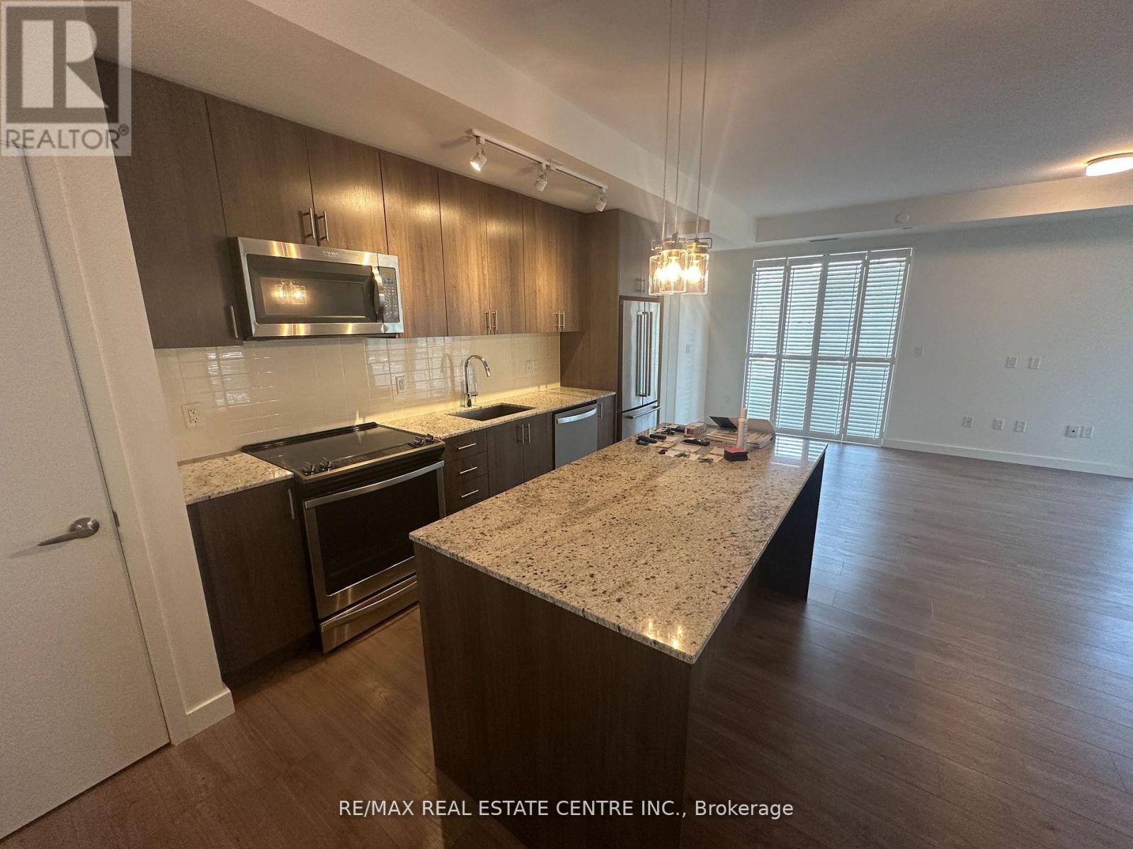 107 - 150 Sabina Drive, Oakville, Ontario  L6H 0W3 - Photo 8 - W13443904