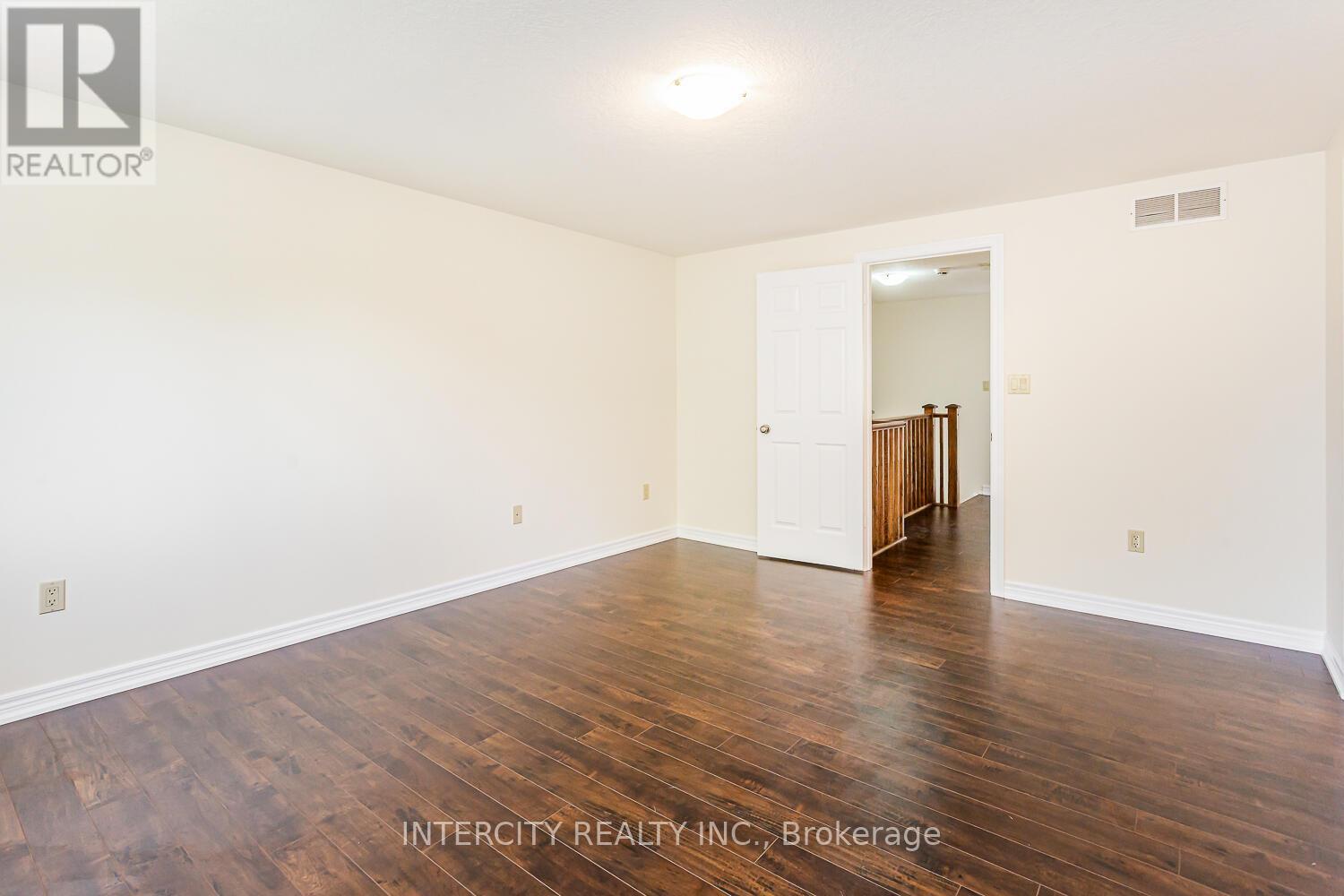 258 Mcmeeken Drive, Cambridge, Ontario  N3C 4N8 - Photo 16 - X13443950