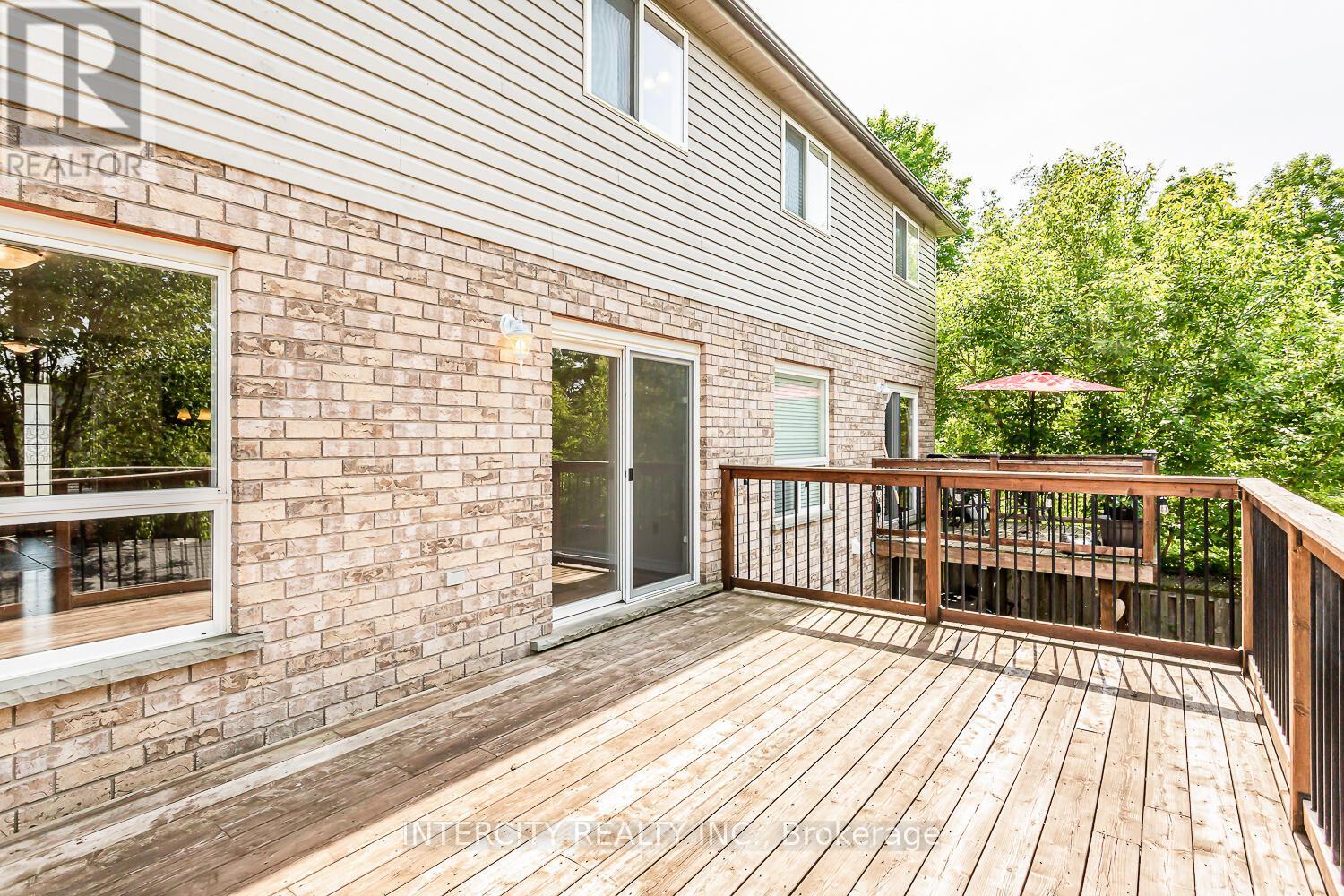 258 Mcmeeken Drive, Cambridge, Ontario  N3C 4N8 - Photo 31 - X13443950