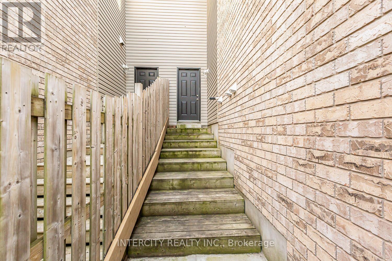 258 Mcmeeken Drive, Cambridge, Ontario  N3C 4N8 - Photo 36 - X13443950