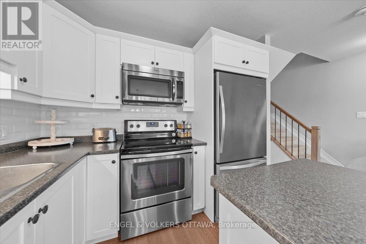 536 Stanley Brothers Street, Mississippi Mills, Ontario  K0A 1A0 - Photo 9 - X13444048