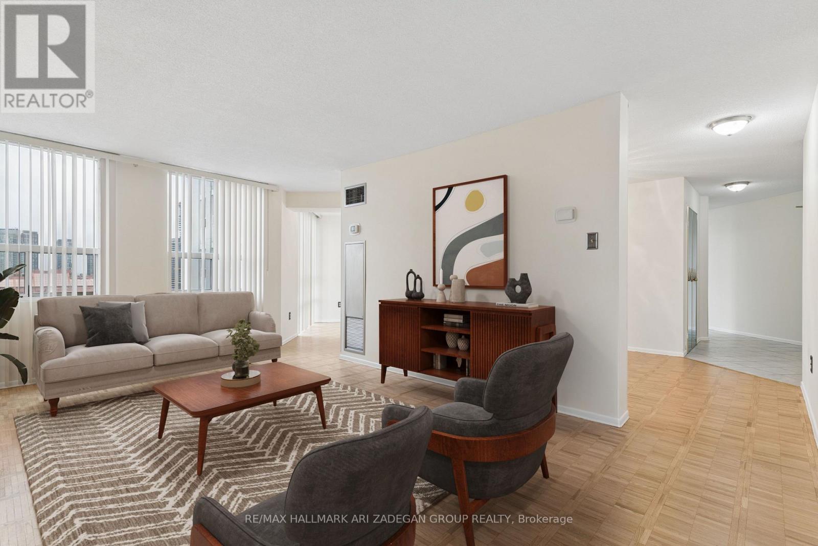 2704 - 3650 Kaneff Crescent, Mississauga, Ontario  L5A 4A1 - Photo 4 - W13437512