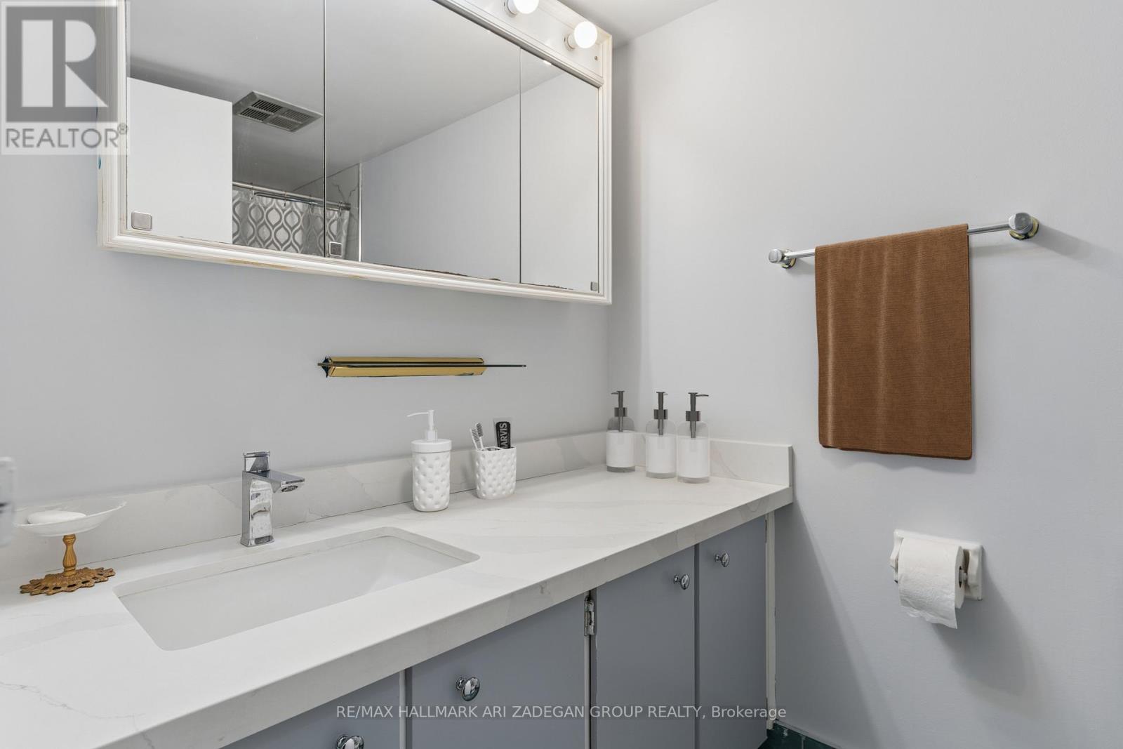 2704 - 3650 Kaneff Crescent, Mississauga, Ontario  L5A 4A1 - Photo 8 - W13437512