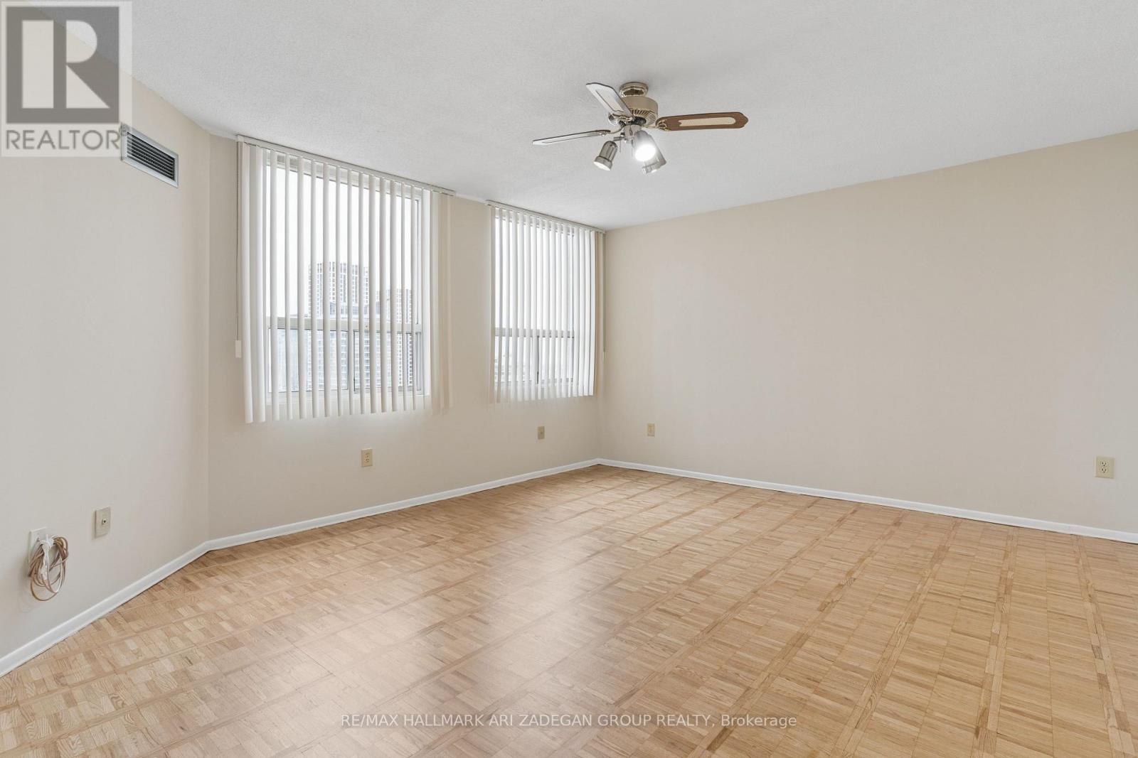 2704 - 3650 Kaneff Crescent, Mississauga, Ontario  L5A 4A1 - Photo 15 - W13437512