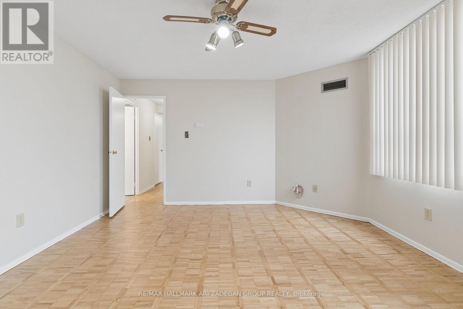 2704 - 3650 Kaneff Crescent, Mississauga, Ontario  L5A 4A1 - Photo 12 - W13437512
