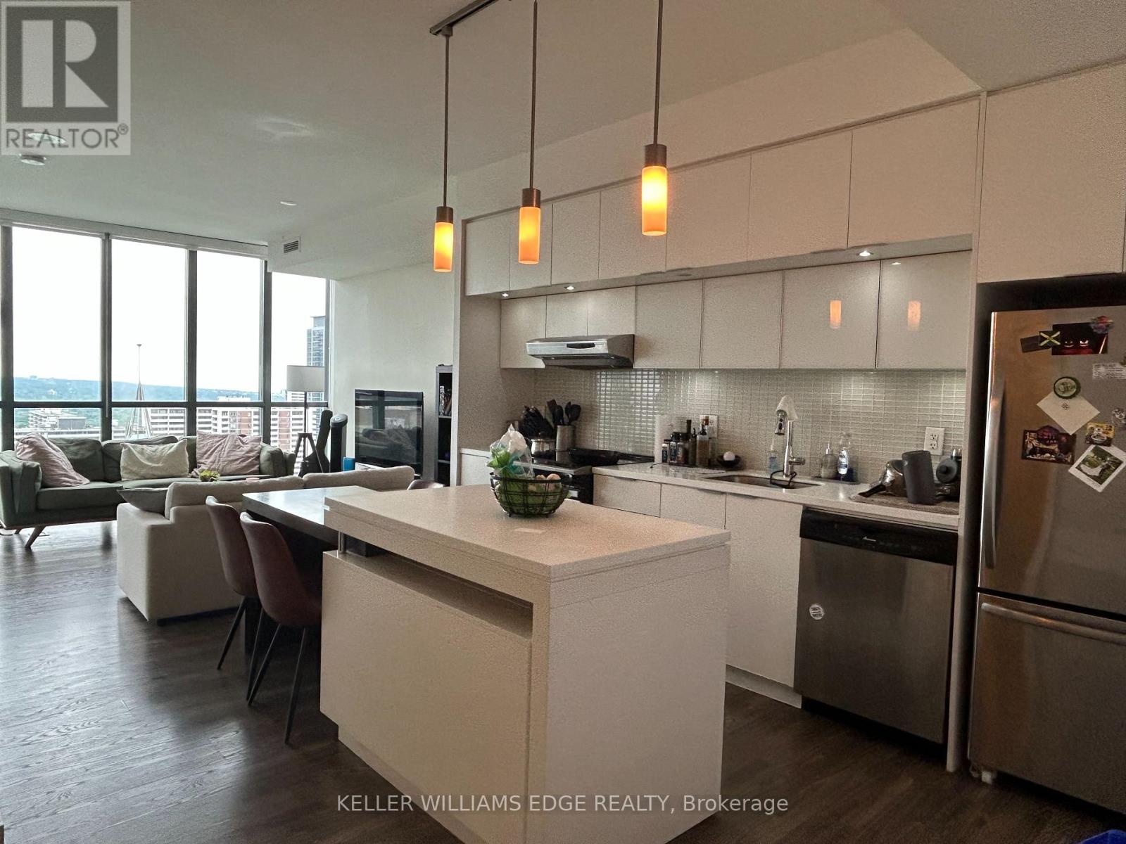 3301 - 110 Charles Street E, Toronto, Ontario M4Y 1T5 - Photo 2 - C13412952