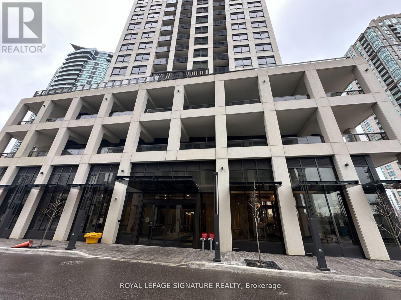 2810 - 30 ELM DRIVE W