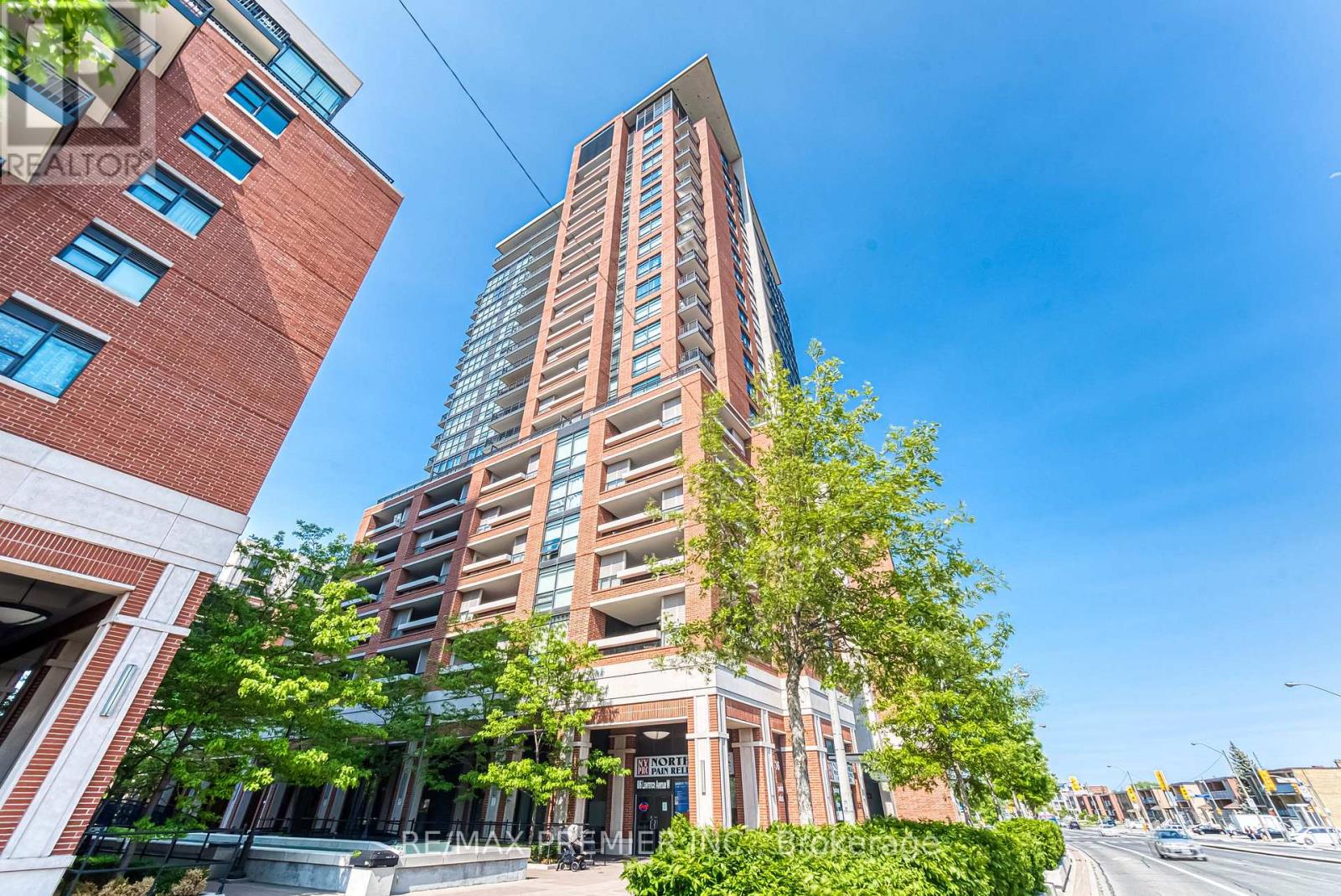 2013 - 800 LAWRENCE AVENUE, Toronto, Ontario