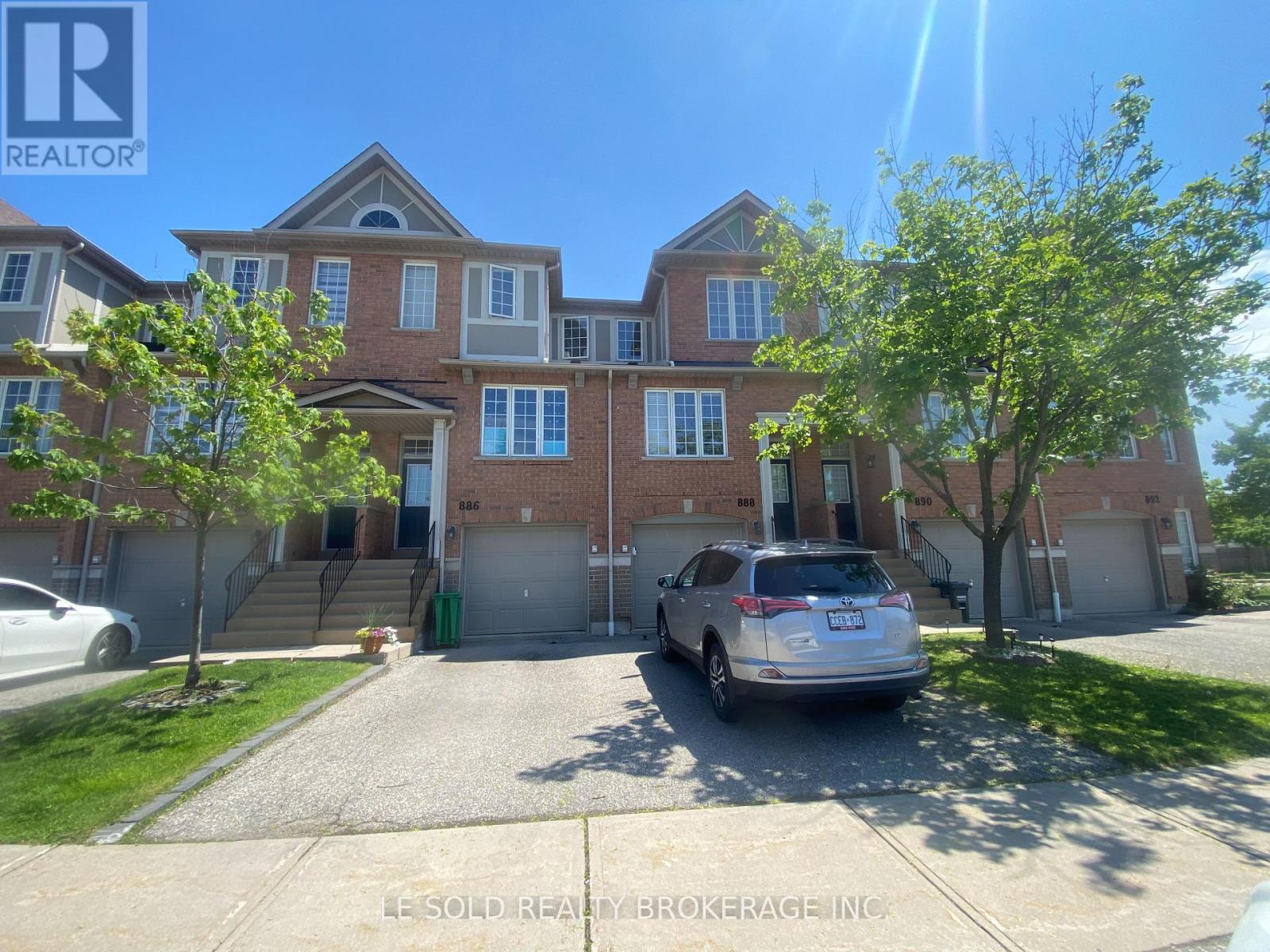 888 SCOLLARD COURT