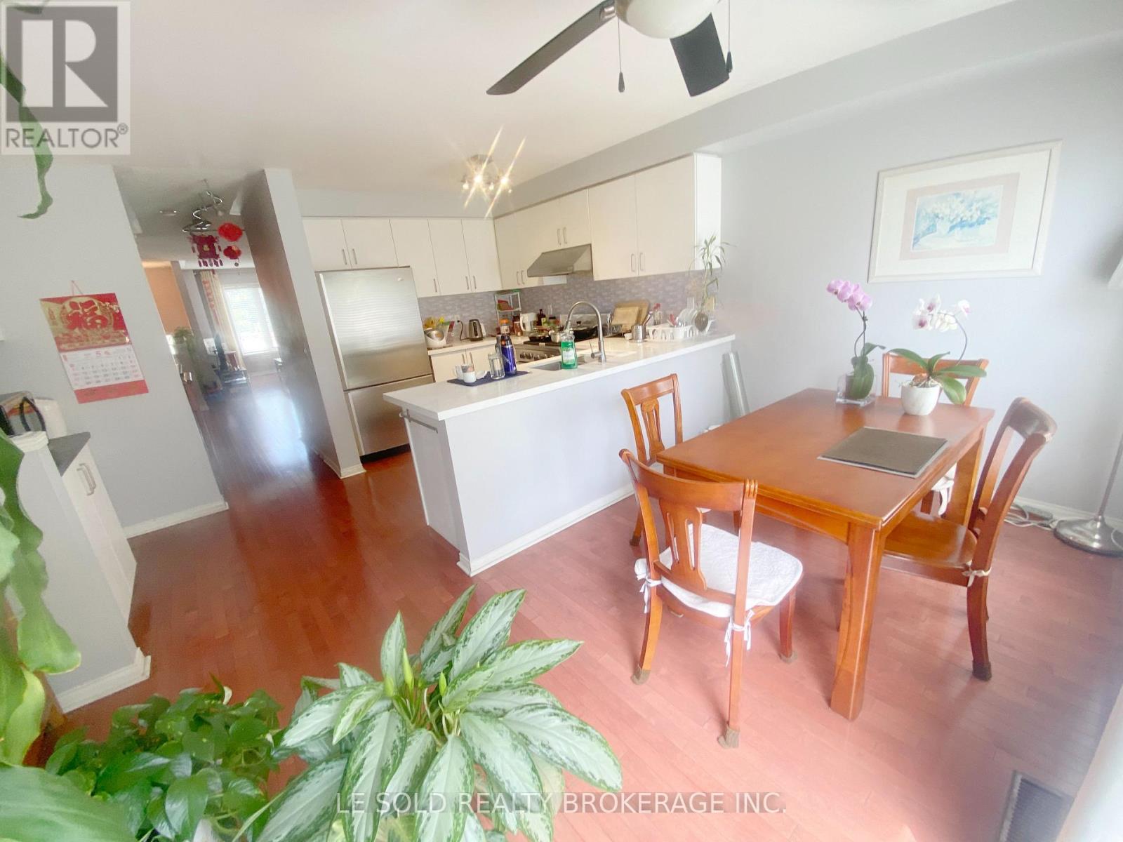 888 Scollard Court, Mississauga, Ontario  L5R 2R5 - Photo 11 - W13444030