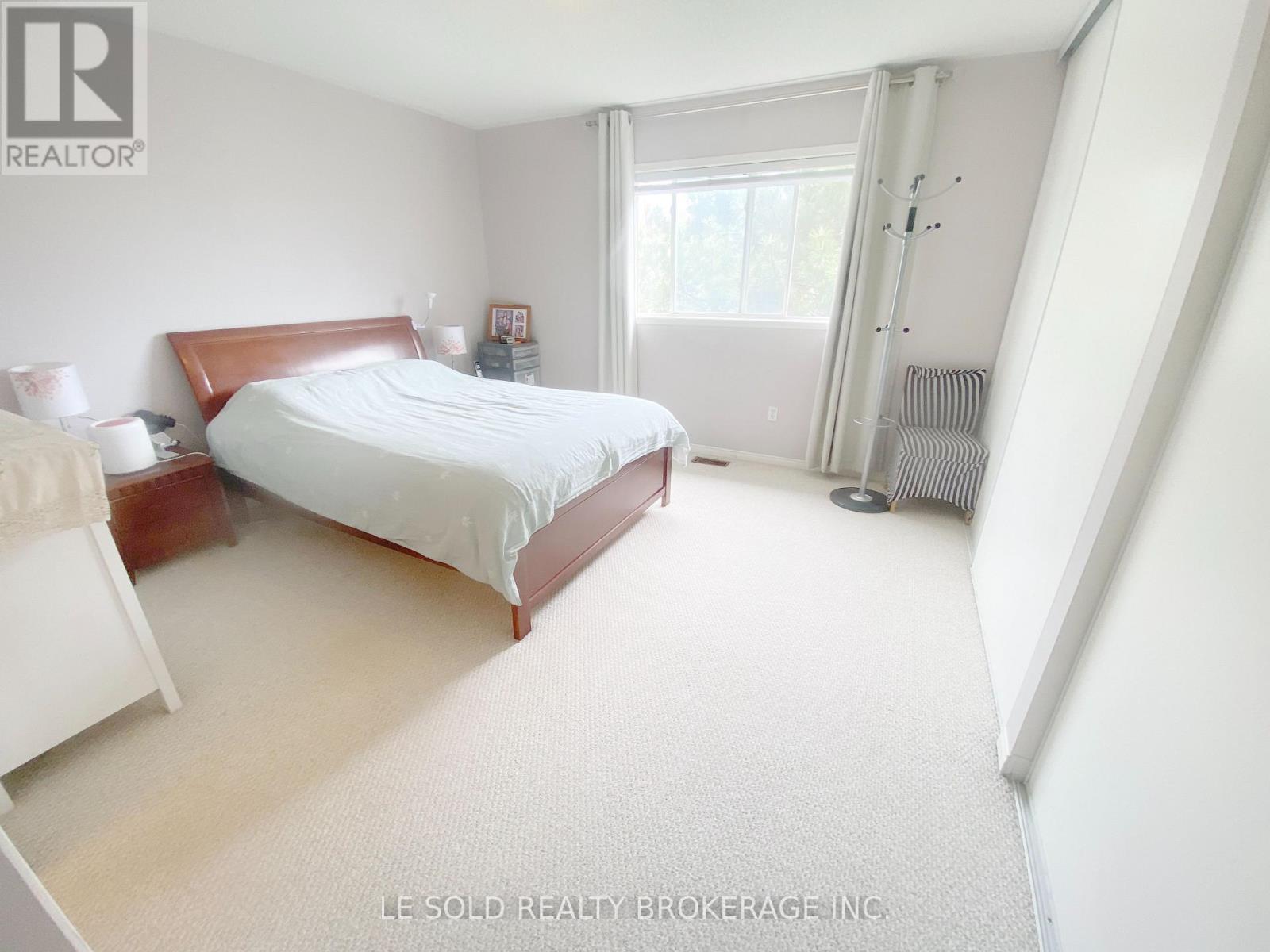 888 Scollard Court, Mississauga, Ontario  L5R 2R5 - Photo 13 - W13444030